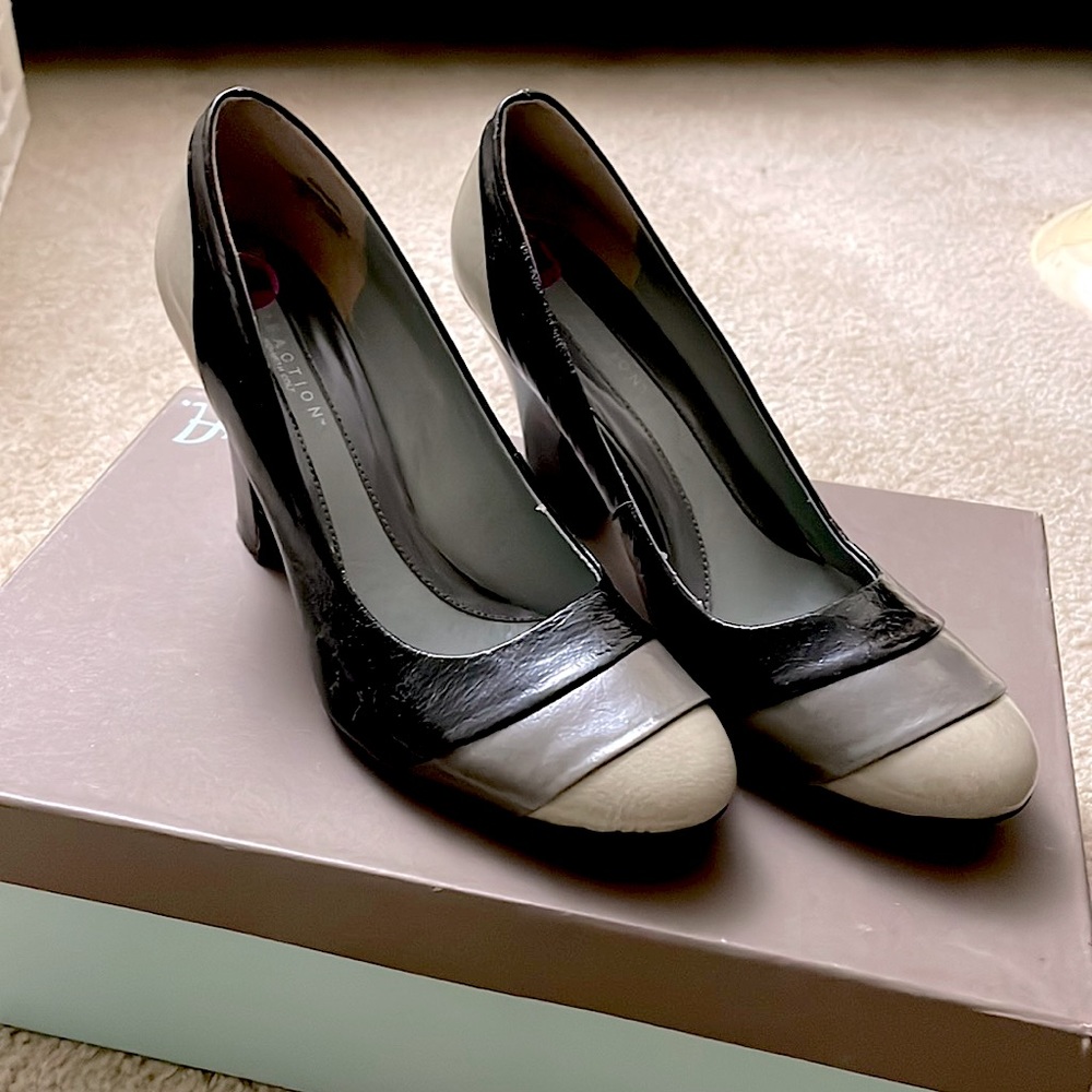 Kenneth Cole Reaction Heels